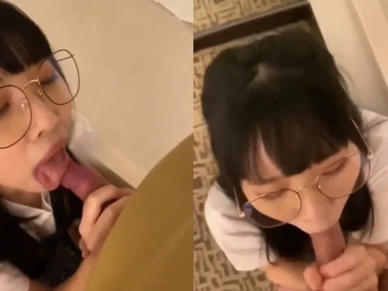Bé rau đeo kính nằng nặc đòi mút dương vật anh bằng miệng non dâm đãng